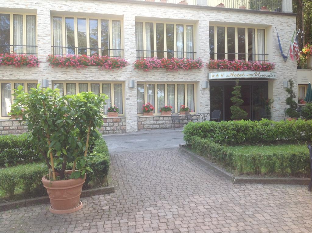 Hotel Miravalle 2000 Lizzano In Belvedere Eksteriør bilde